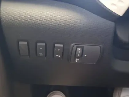 Photo 31 Renault Twingo  III E-Tech