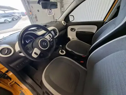 Photo 8 Renault Twingo  III E-Tech