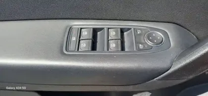Photo 8 Renault Captur  TCe 90 - 21