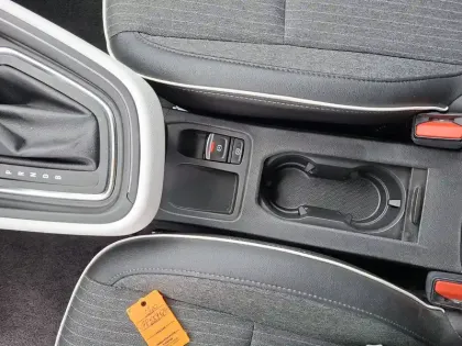 Photo 8 Renault Clio  E-Tech full hybrid 145