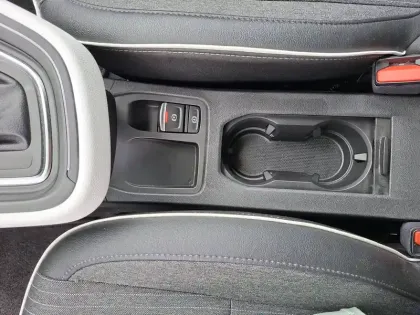 Photo 7 Renault Clio  E-Tech full hybrid 145