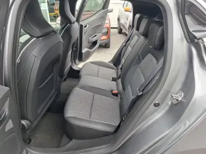 Photo 27 Renault Clio  E-Tech full hybrid 145