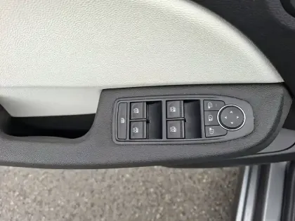 Photo 18 Renault Clio  E-Tech full hybrid 145