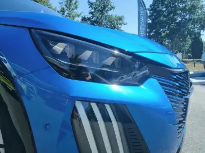 Photo 15 Peugeot 208  Hybrid 145 ch e-DCS6