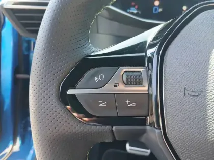 Photo 17 Peugeot 208  Hybrid 145 ch e-DCS6