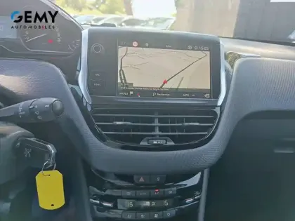 Photo 15 Peugeot 208  PureTech 110ch S&S BVM6