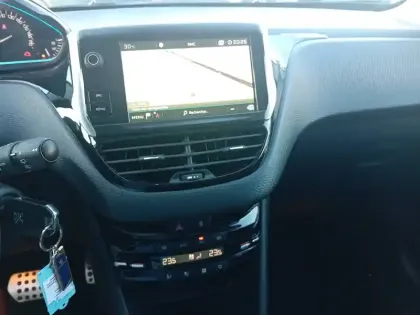 Photo 13 Peugeot 2008  1.2 PureTech 110ch S&S EAT6