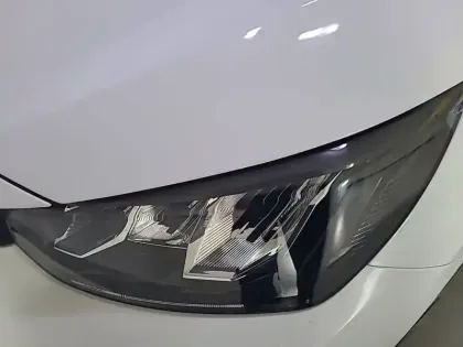 Photo 15 Peugeot 208  PureTech 75 S&S BVM5