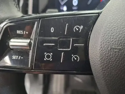 Photo 33 Renault Megane  E-Tech ER EV60 130ch super charge