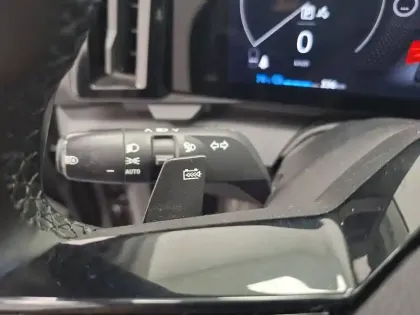 Photo 37 Renault Megane  E-Tech ER EV60 130ch super charge