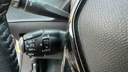 Photo 15 Peugeot 2008  Moteur électrique 136 ch