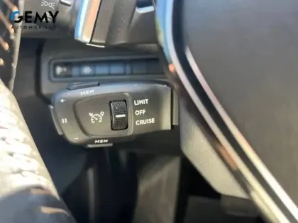 Photo 15 Peugeot 5008  Hybrid 136 e-DCS6