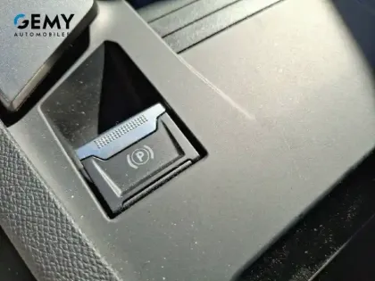 Photo 40 Peugeot 308  Hybrid 145 e-DCS6