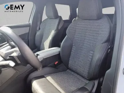 Photo 8 Peugeot 5008  Hybrid 145 ch e-DCS6
