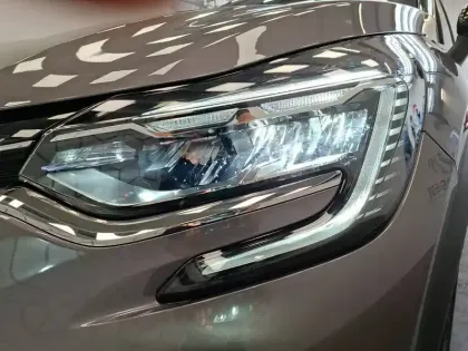 Photo 18 Renault Captur  E-Tech hybride 145