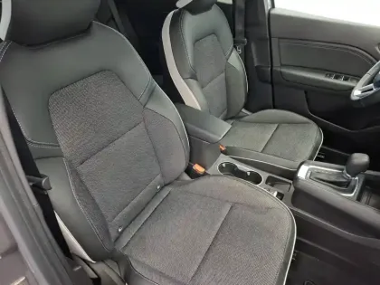 Photo 8 Renault Captur  E-Tech hybride 145