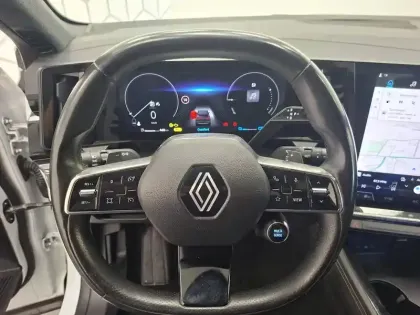 Photo 35 Renault Austral  E-Tech hybrid 200