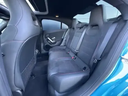Photo 13 Mercedes CLA  200 d Coupé AMG Line