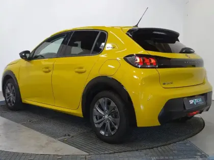Photo 21 Peugeot 208  e- 136ch Style