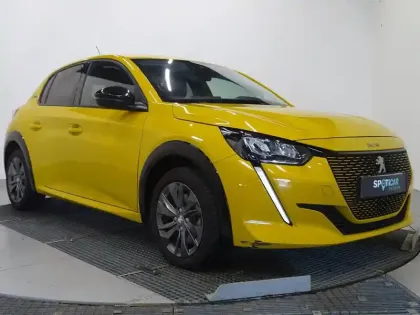 Photo 16 Peugeot 208  e- 136ch Style