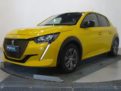 Photo 15 Peugeot 208  e- 136ch Style