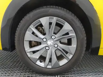 Photo 9 Peugeot 208  e- 136ch Style