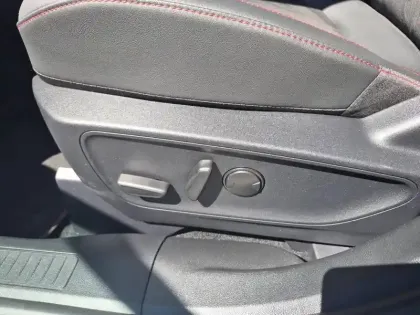 Photo 12 Ford Kuga  2.5 Duratec 180ch Hybrid FlexiFuel ST-Line X Powershift