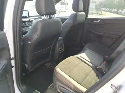 Photo 13 Ford Kuga  2.5 Duratec 190ch FHEV E85 ST-Line X BVA