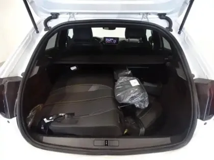Photo 8 Peugeot 208  1.2 Hybrid 136ch GT e-DCS6