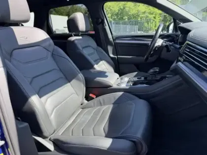 Photo 6 Volkswagen Touareg  3.0 TSI eHybrid 462ch R 4Motion BVA8