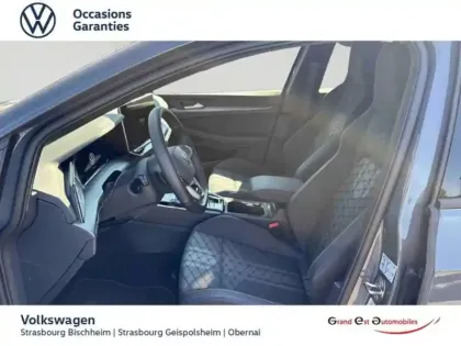 Photo 10 Volkswagen Golf  1.5 eTSI EVO2 116ch R-Line Edition DSG7