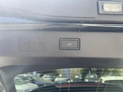 Photo 8 Volkswagen T-roc  1.5 eTSI 116ch Style DSG7