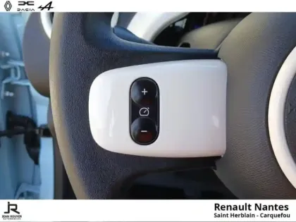 Photo 12 Renault Twingo  1.0 SCe 65ch Equilibre