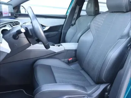 Photo 8 Peugeot 3008  1.2 Hybrid 136ch GT e-DCS6