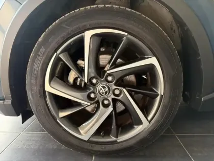 Photo 7 Toyota C-HR  1.8 Hybride 122ch Design Ultimate E-CVT
