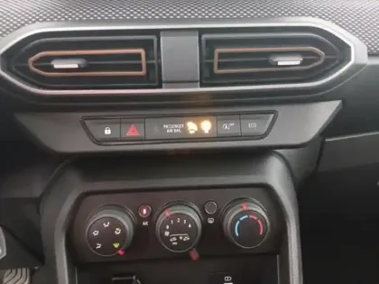 Photo 11 Dacia Sandero  1.0 TCe 90ch Stepway Expression -24
