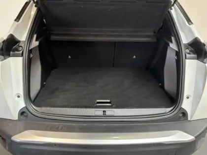 Photo 9 Peugeot 2008  1.2 130 S&S Allure Camera 180 LED Carplay