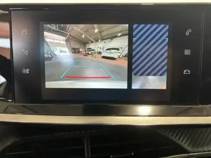 Photo 8 Peugeot 2008  1.2 130 S&S Allure Camera 180 LED Carplay
