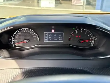 Photo 9 Peugeot 208  PureTech 75 S&S BVM5