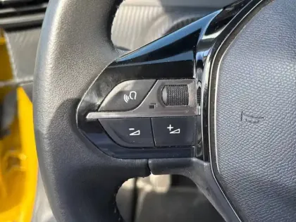 Photo 18 Peugeot 208  PureTech 75 S&S BVM5