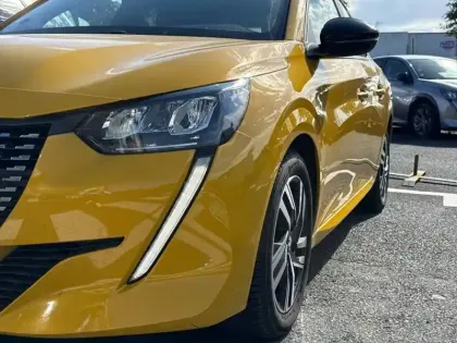 Photo 15 Peugeot 208  PureTech 75 S&S BVM5