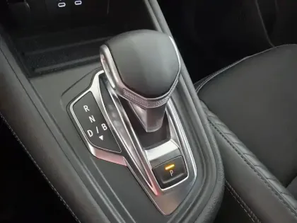 Photo 97 Renault Captur  E-Tech full hybrid 145 ch