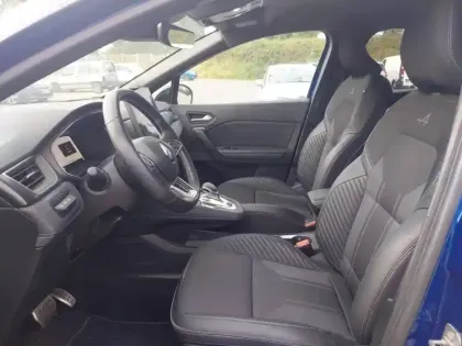 Photo 8 Renault Captur  E-Tech full hybrid 145 ch