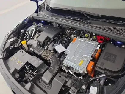 Photo 86 Renault Captur  E-Tech full hybrid 145 ch