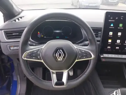 Photo 10 Renault Captur  E-Tech full hybrid 145 ch