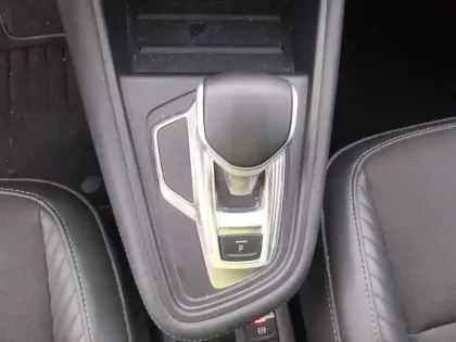 Photo 12 Renault Captur  E-Tech full hybrid 145 ch