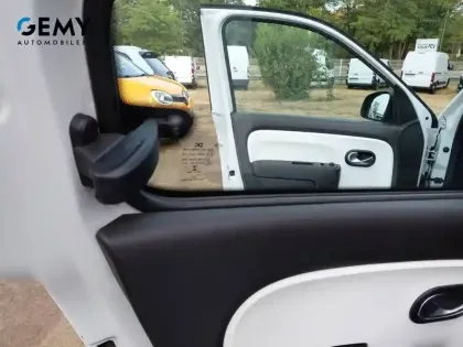 Photo 11 Renault Twingo  III E-Tech