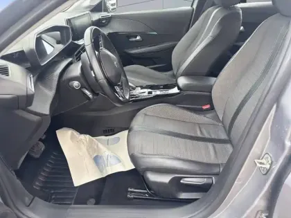Photo 8 Peugeot 208  Electrique 50 kWh 136ch