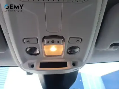 Photo 16 Peugeot 208  PureTech 100 S&S BVM6