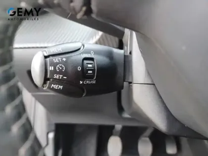 Photo 17 Peugeot 208  PureTech 100 S&S BVM6